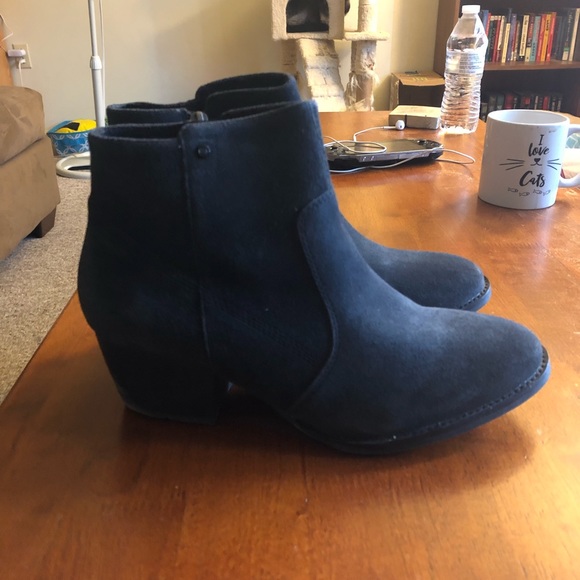 Caterpillar Shoes - Women’s CAT heeled boots
